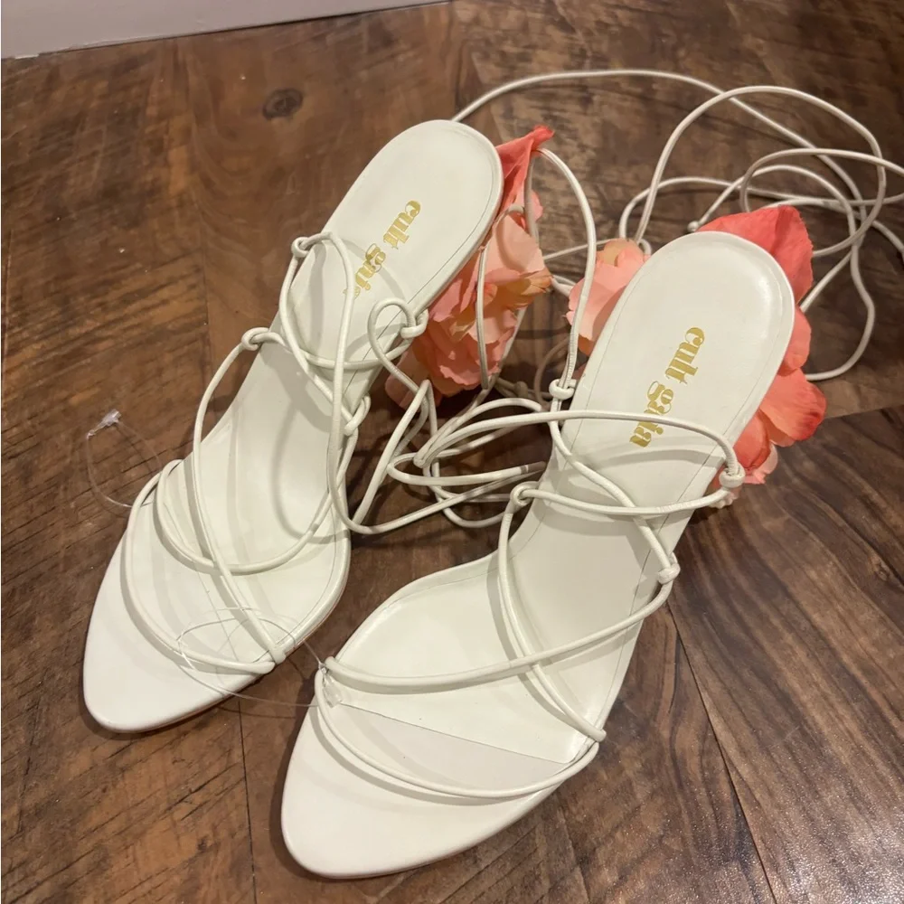 Cult Gaia Effie flower heels - Picture 2 of 4